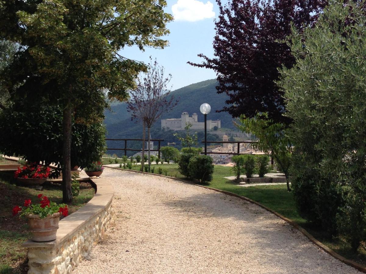 Agriturismo Collerisana Spoleto Bagian luar foto
