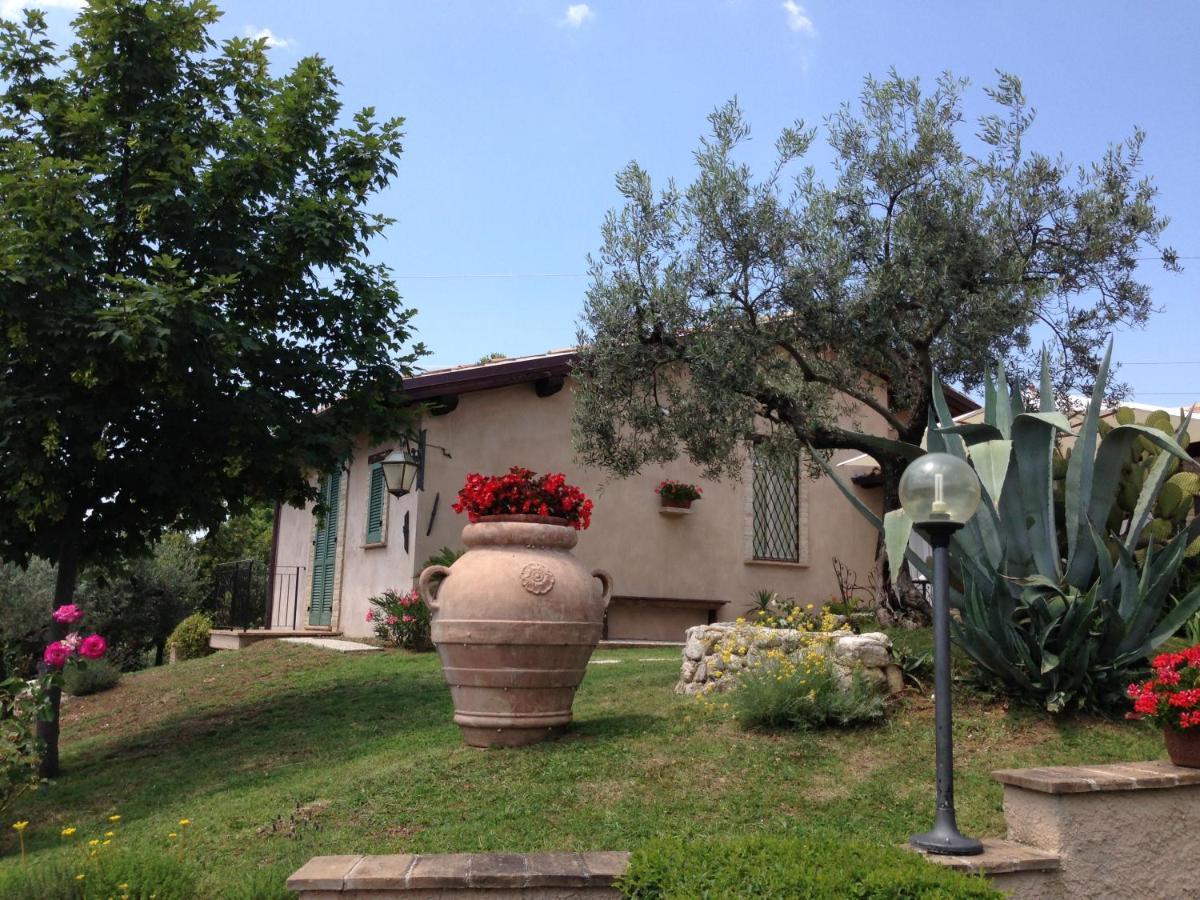 Agriturismo Collerisana Spoleto Bagian luar foto